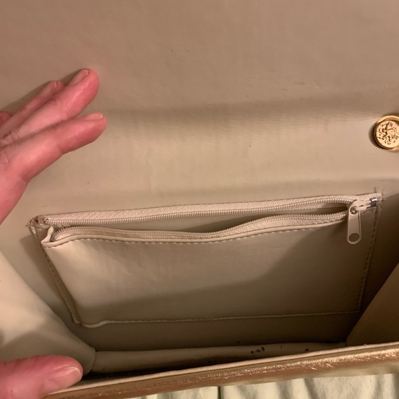 Absolutely stunning gold Chanel purse . Looks like new, vintage ! - Picture 5 of 5